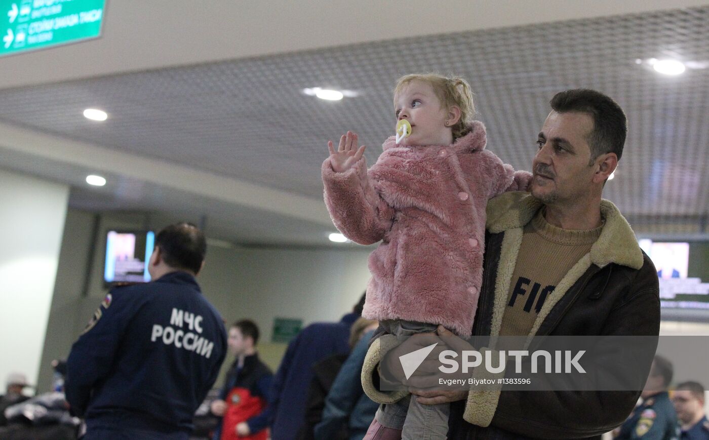 Emergency ministries plane brings Russia/CIS citizens from Syria