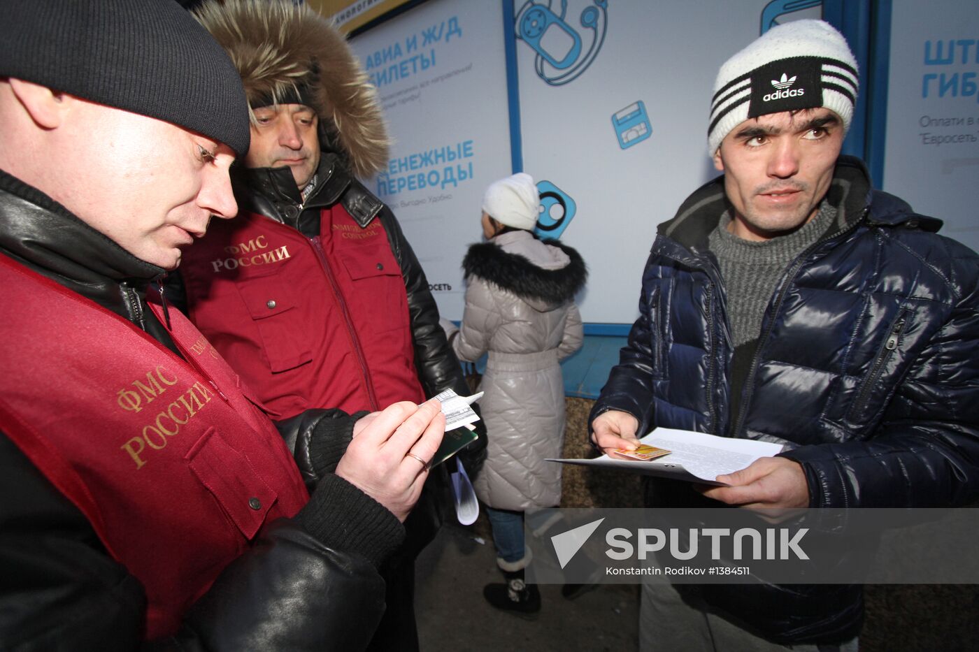 Migration patrol conducts raid in Moscow