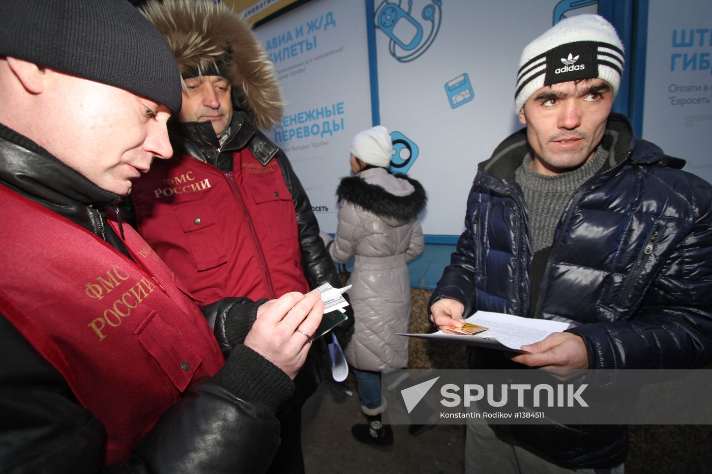 Migration patrol conducts raid in Moscow