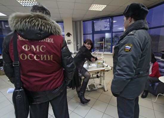 Migration patrol conducts raid in Moscow