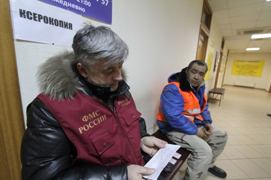 Migration patrol conducts raid in Moscow