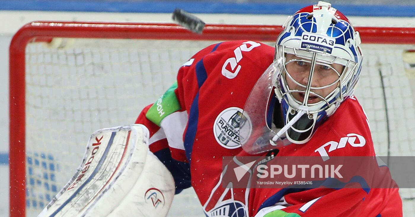 Lokomotiv goaltender Curtis Sanford