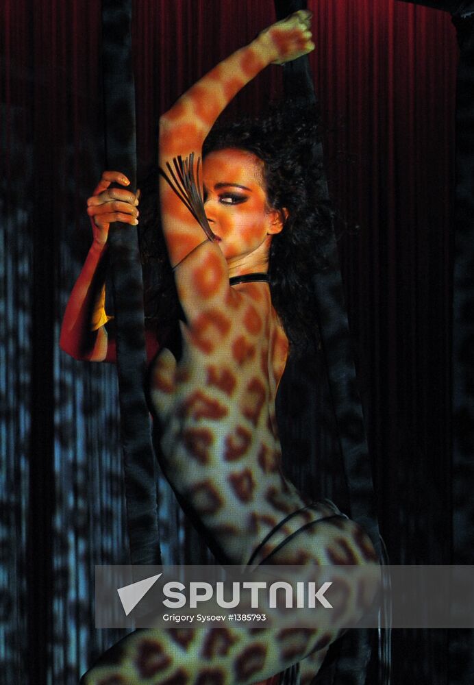 Crazy Horse cabaret rehearsal
