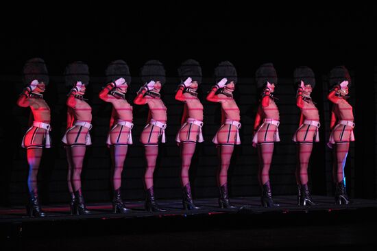 Crazy Horse cabaret rehearsal