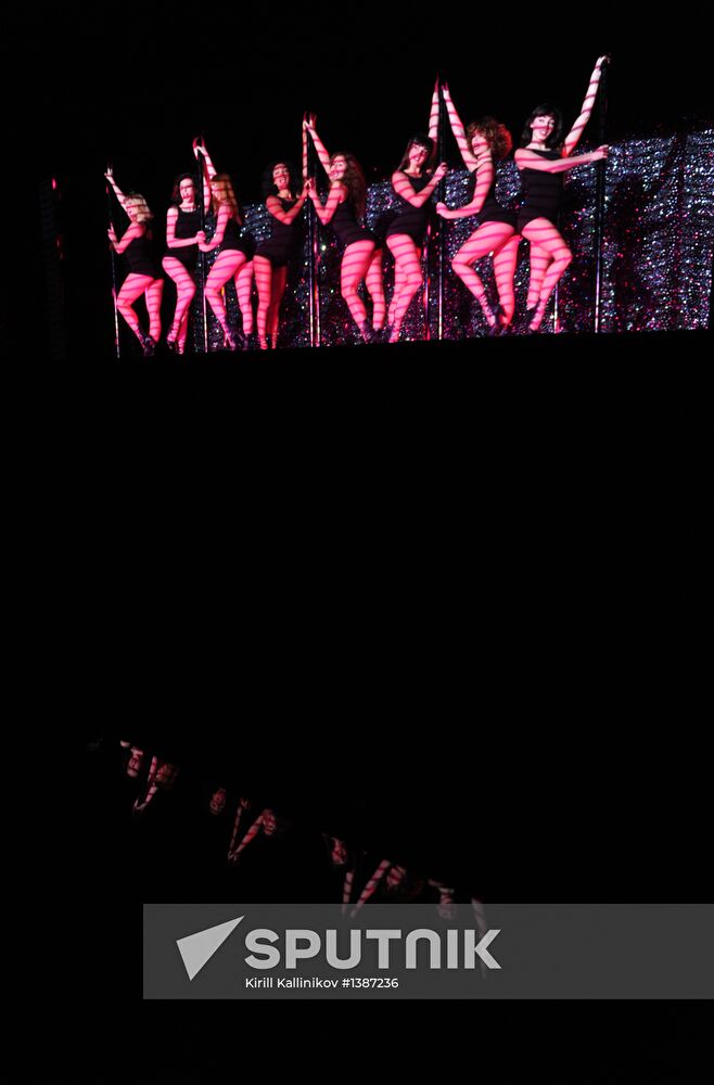 Crazy Horse cabaret rehearsal