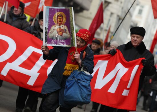 Communist Party's rally on 95th anniversary of Soviet Army
