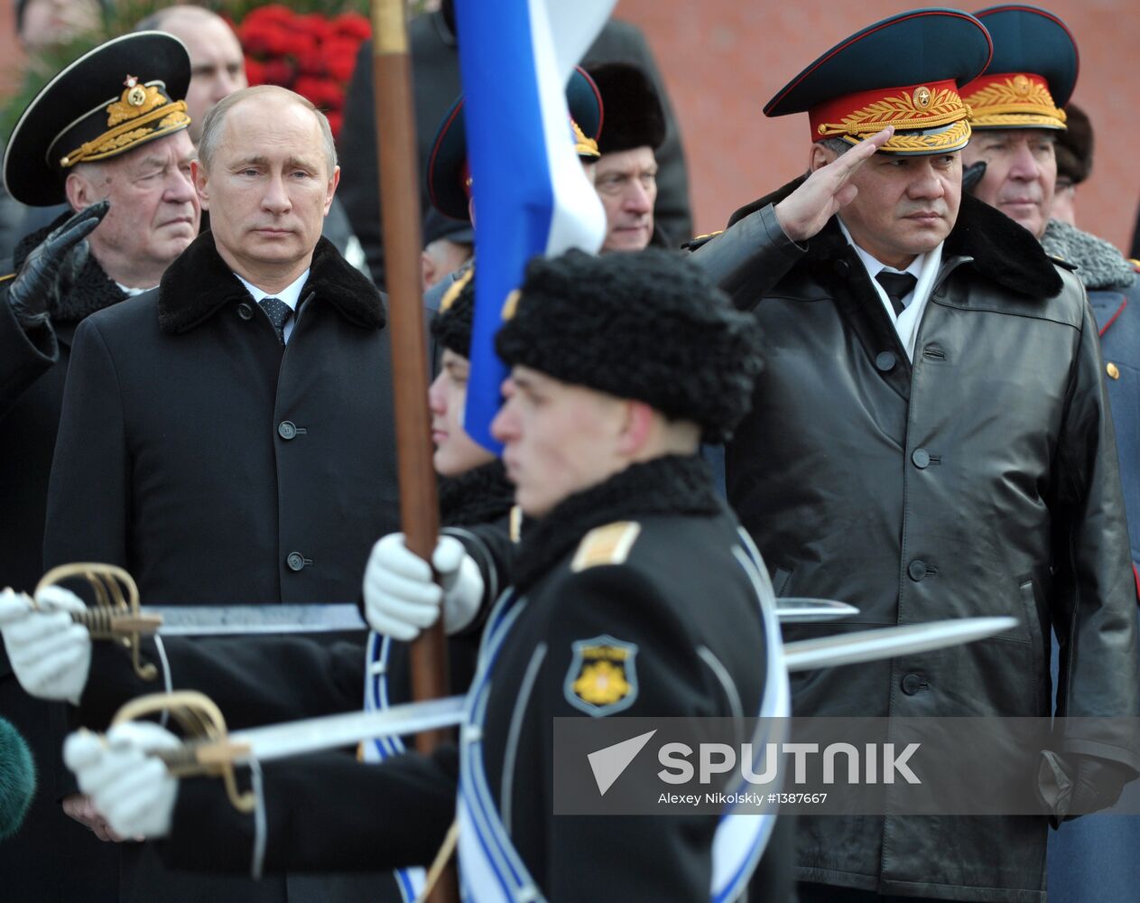 Vladimir Putin lays wreath to Tomb of Unknown Soldier