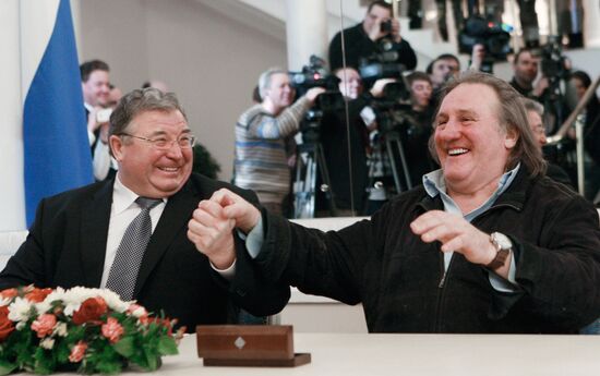 Gerard Depardieu gets permanent registration in Mordovia