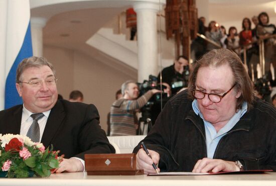 Gerard Depardieu gets permanent registration in Mordovia