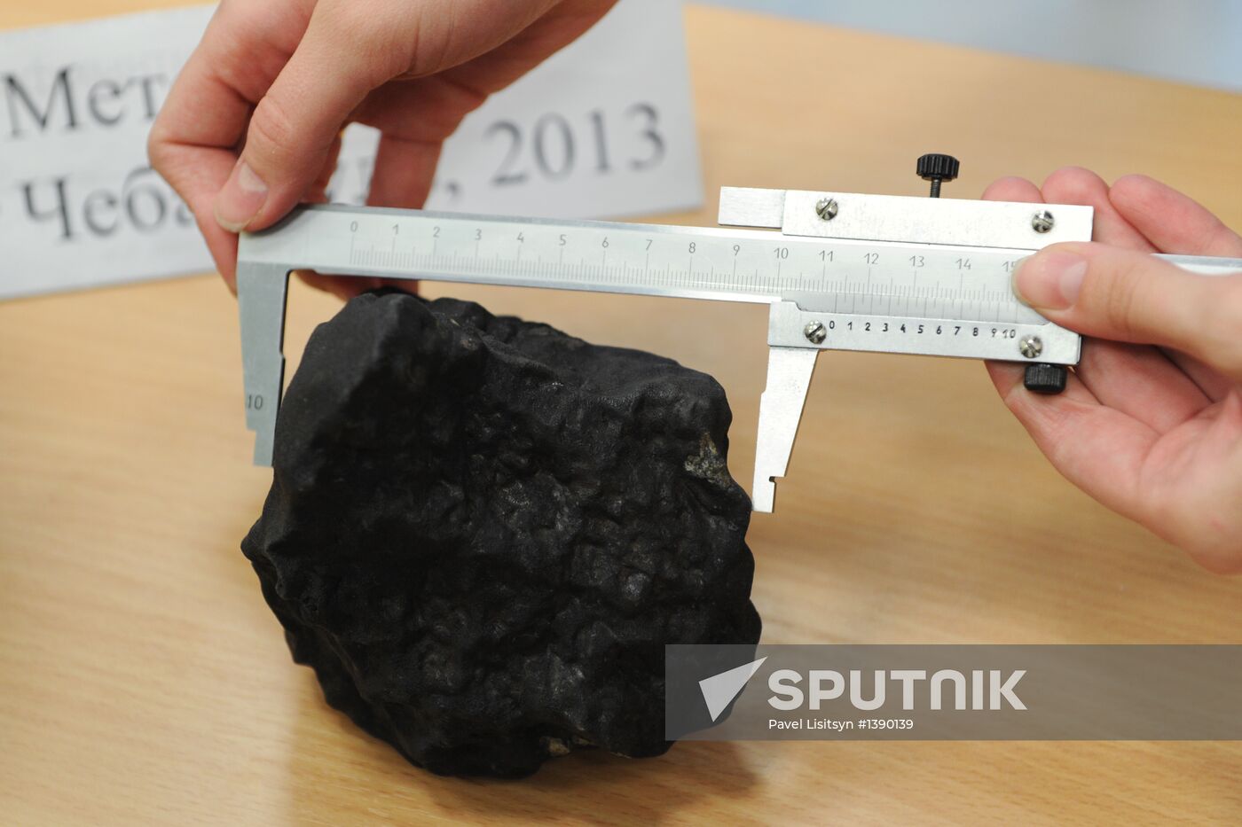 Scientists analyze structure of fallen meteorite