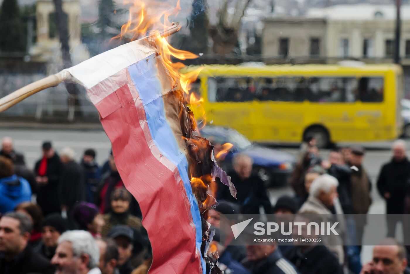 Russian flag burned in Tbilisi