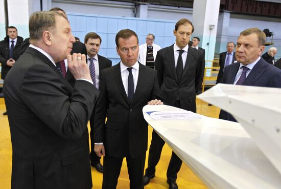 Dmitry Medvedev visits Central Institute of Aviation Motors