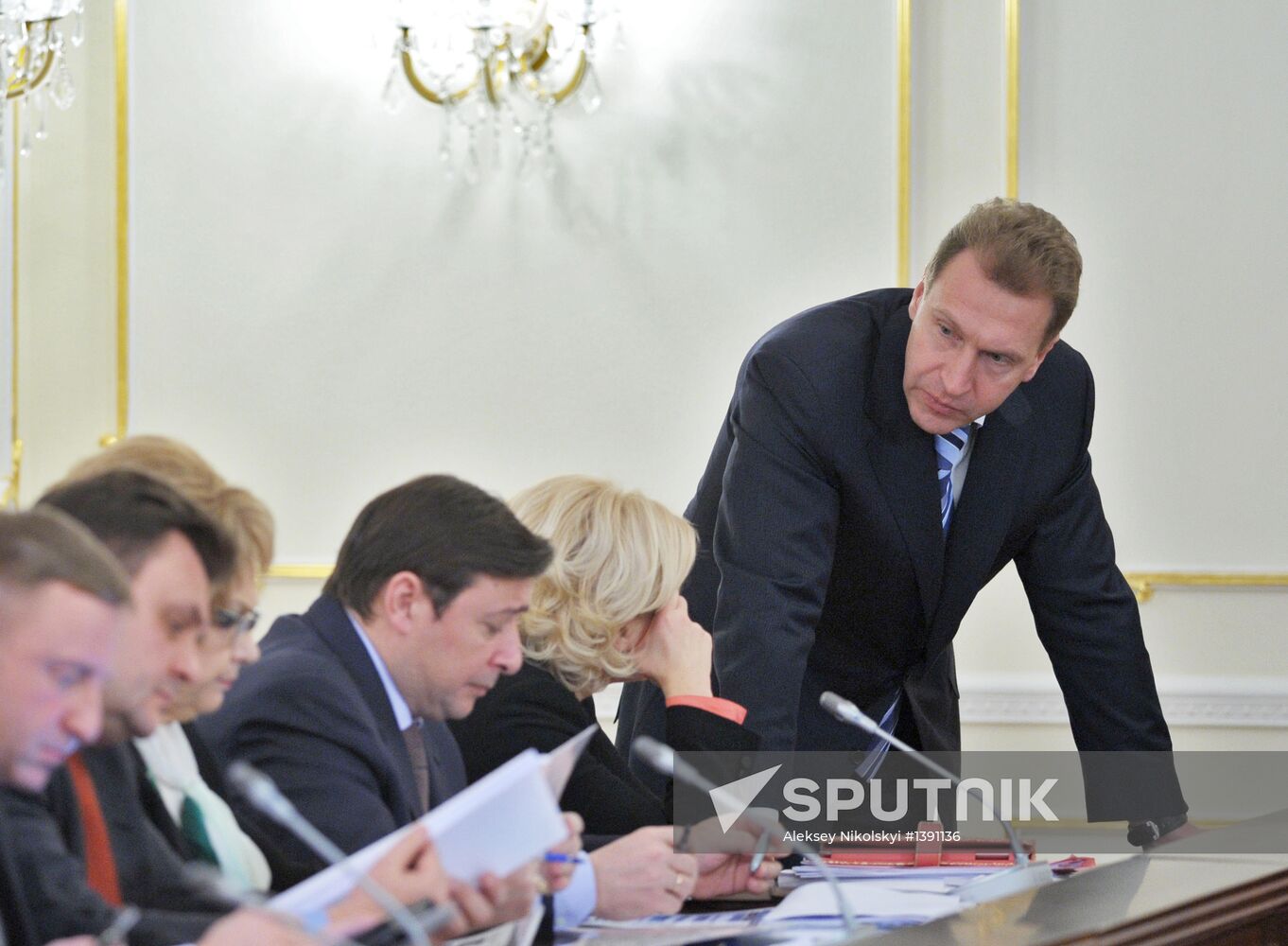V.Putin chairs meeting on national projects & demographic policy
