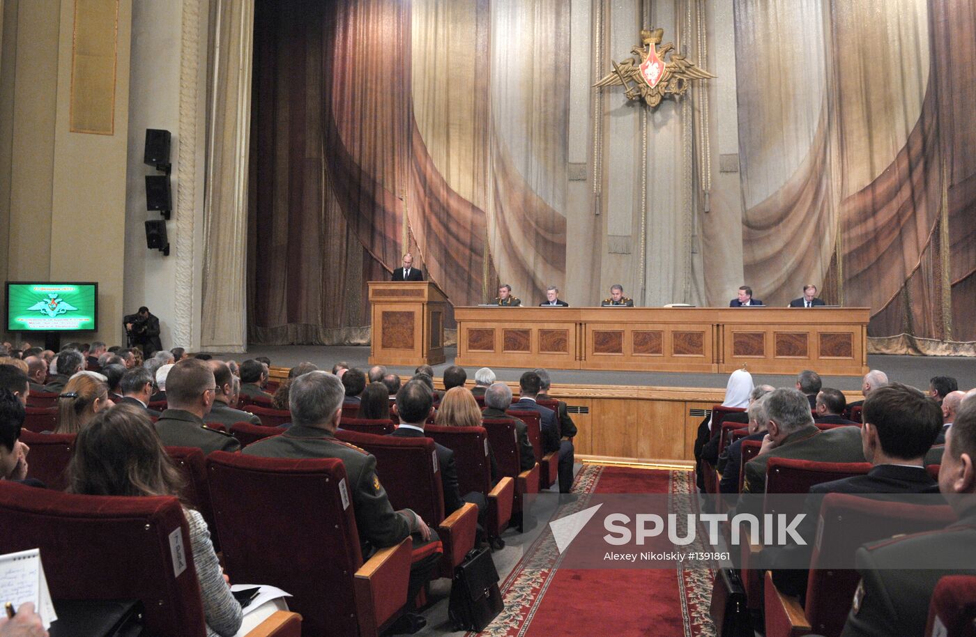 Vladimir Putin during Defense Ministry's board meeting