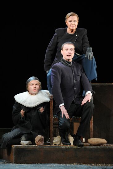 Rehearsal of play "Playing...Schiller"