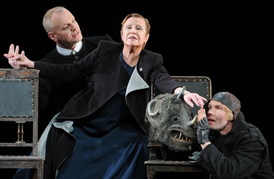 Rehearsal of play "Playing...Schiller"