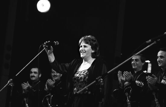Actress Nonna Mordyukova and Gori men's choir