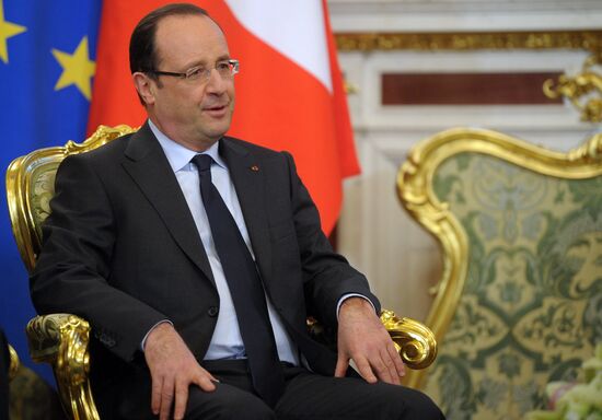 Vladimir Putin meets with Francois Hollande in the Kremlin