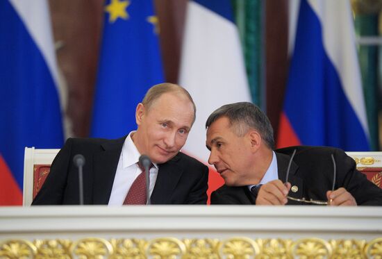 Vladimir Putin meets with Francois Hollande in the Kremlin