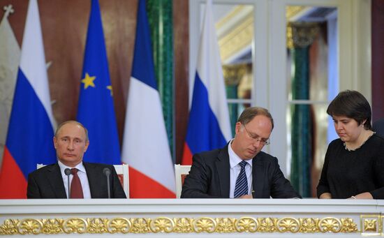Vladimir Putin meets with Francois Hollande in the Kremlin