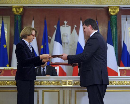 Vladimir Putin meets with Francois Hollande in the Kremlin