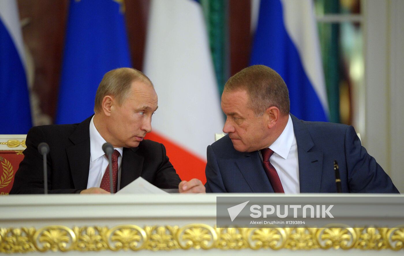 Vladimir Putin meets with Francois Hollande in the Kremlin