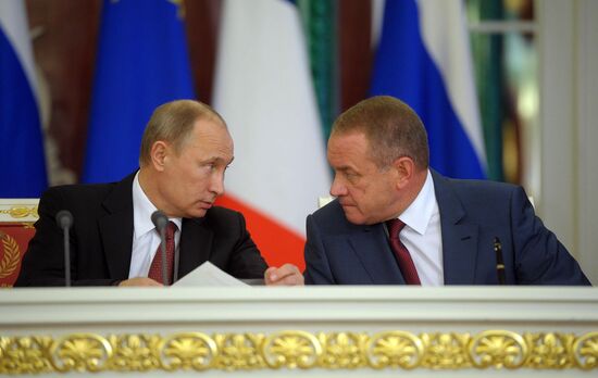 Vladimir Putin meets with Francois Hollande in the Kremlin