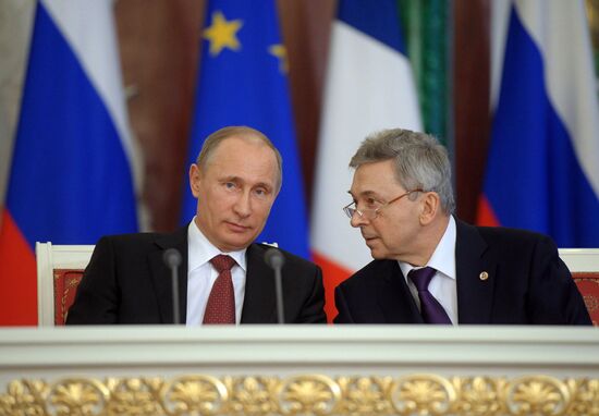 Vladimir Putin meets with Francois Hollande in the Kremlin