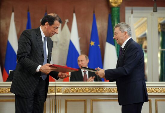 Vladimir Putin meets with Francois Hollande in the Kremlin
