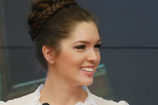 Miss Russia Yelizaveta Golovanova