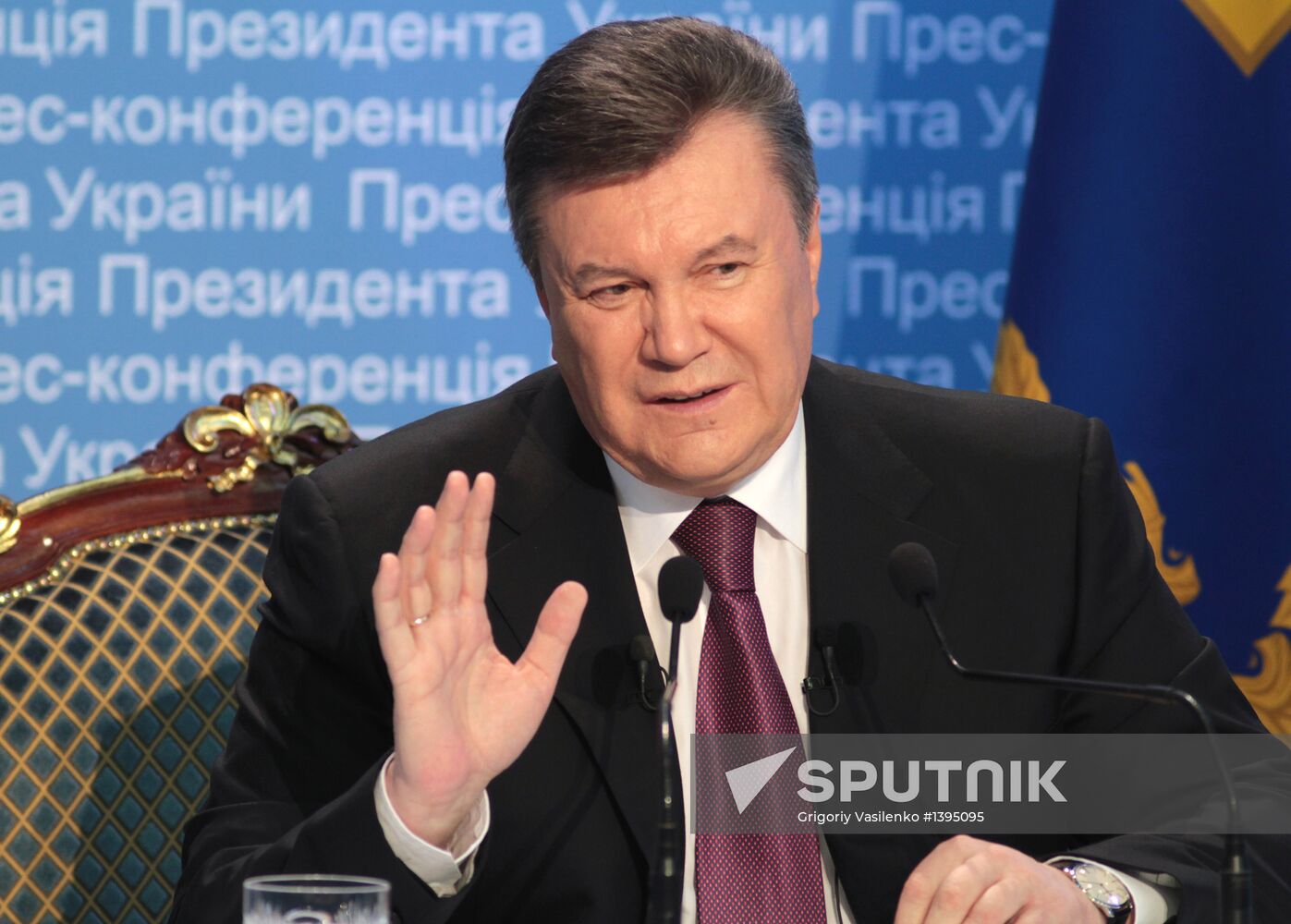 Ukrainian President V. Yanukovych at concluding news conference
