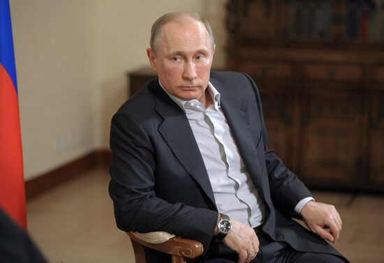 Vladimir Putin meets with Viktor Yanukovych