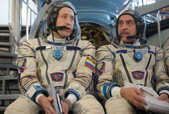 ISS Expedition 35/36 crew training