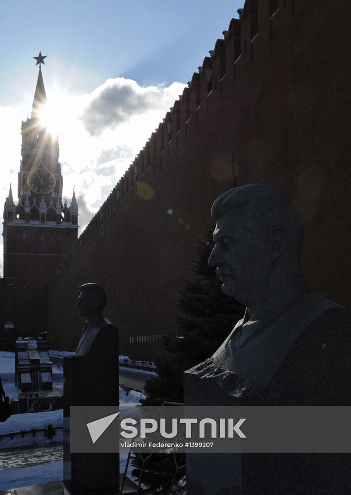 Flowers laid to Stalin's grave in front of Kremlin wall