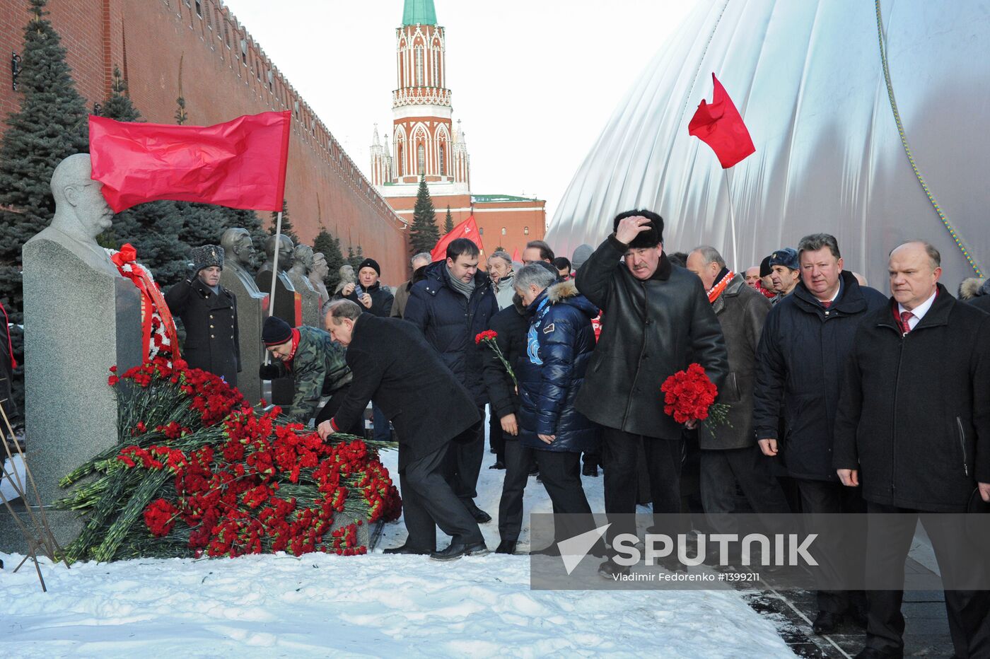 Flowers laid to Stalin's grave in front of Kremlin wall