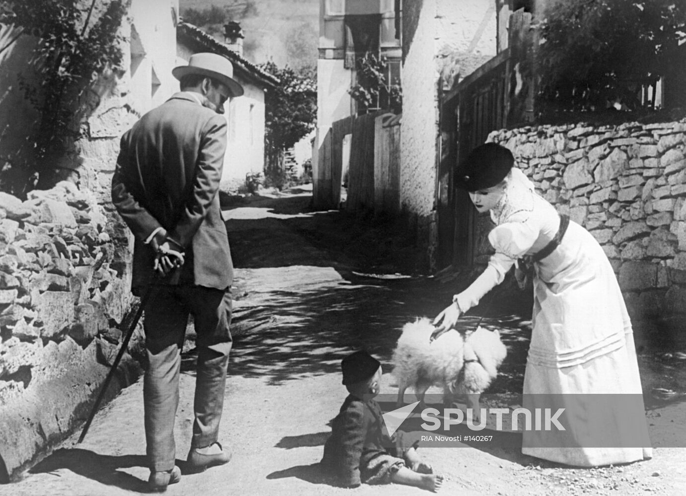 FILM "LADY WITH DOG" STILL BATALOV SAVVINA