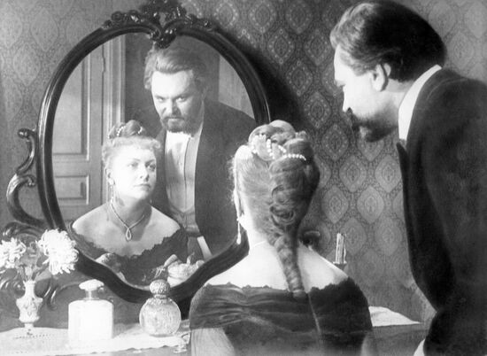 MOVIE "POPRYGUNYA" SCENE TSELIKOVSKAYA BONDARCHUK