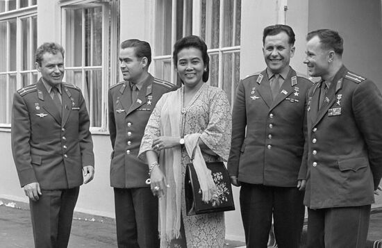 WIFE YANI INDONESIA COSMONAUTS USSR