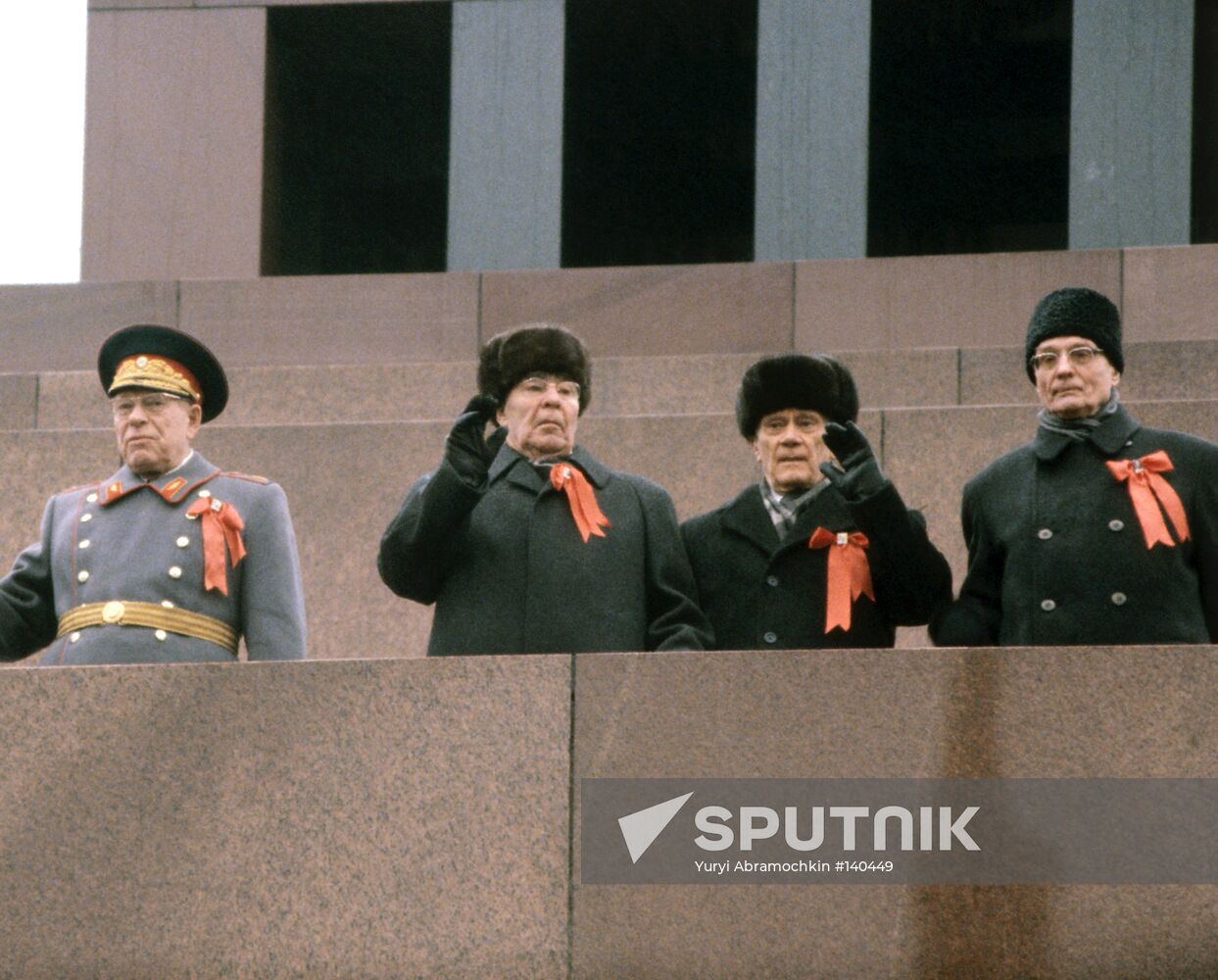 NOVEMBER 7 CELEBRATION LENIN MAUSOLEUM ROSTRUM GOVERNMENT MEMBER