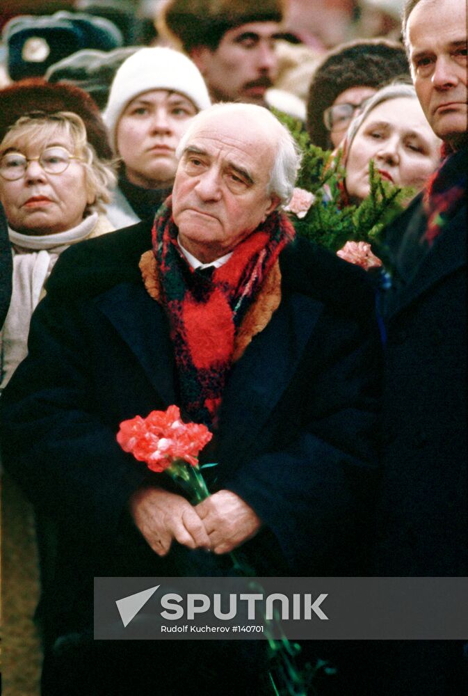 MIKHAIL ANIKUSHIN SCULPTOR 