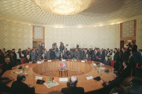 FORMER SOVIET REPUBLICS HEADS ESTABLISHMENT CIS PROTOCOL