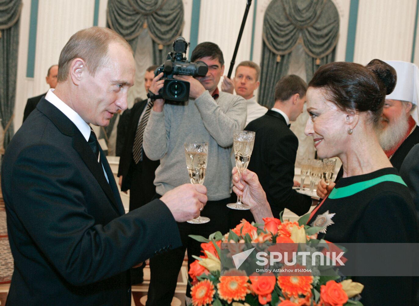 VLADIMIR PUTIN MAYA PLISETSKAYA