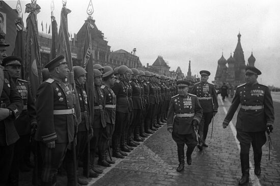 RED SQUARE WWII VICTORY PARADE