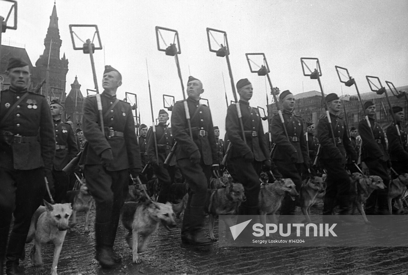 RED SQUARE WWII VICTORY PARADE