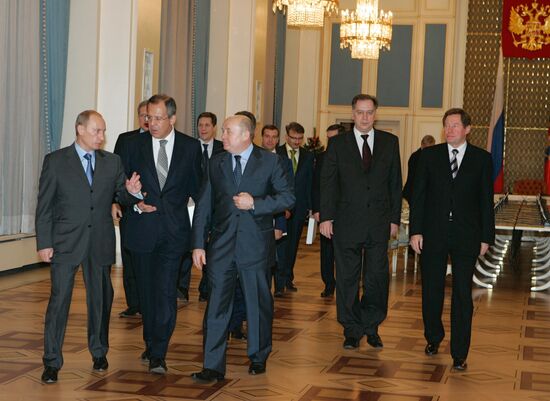 VLADIMIR PUTIN GOVERNMENT HOUSE