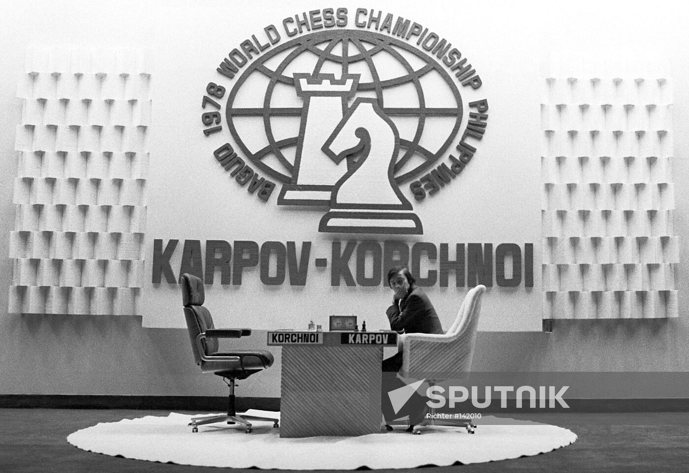 CHESS CHAMPIONSHIP ANATOLY KARPOV VIKTOR KORCHNOI