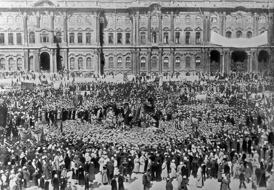 PETROGRAD MAYDAY 1917 DEMONSTRATION