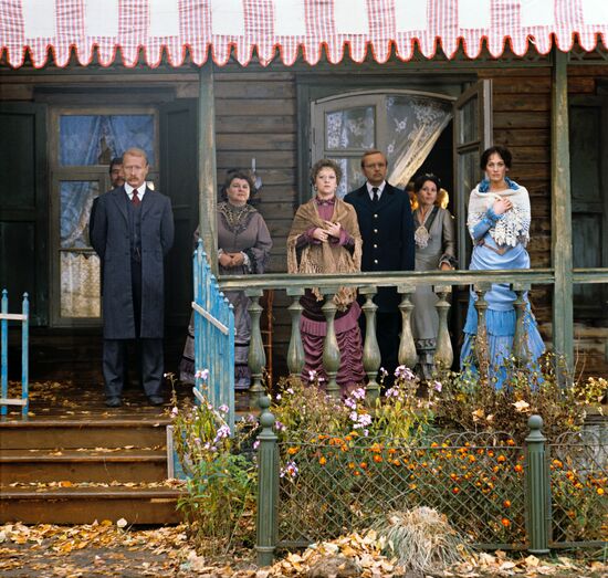 FILM "CRUEL ROMANCE" SCENE