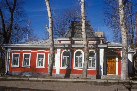 ORYOL BUNIN HOUSE