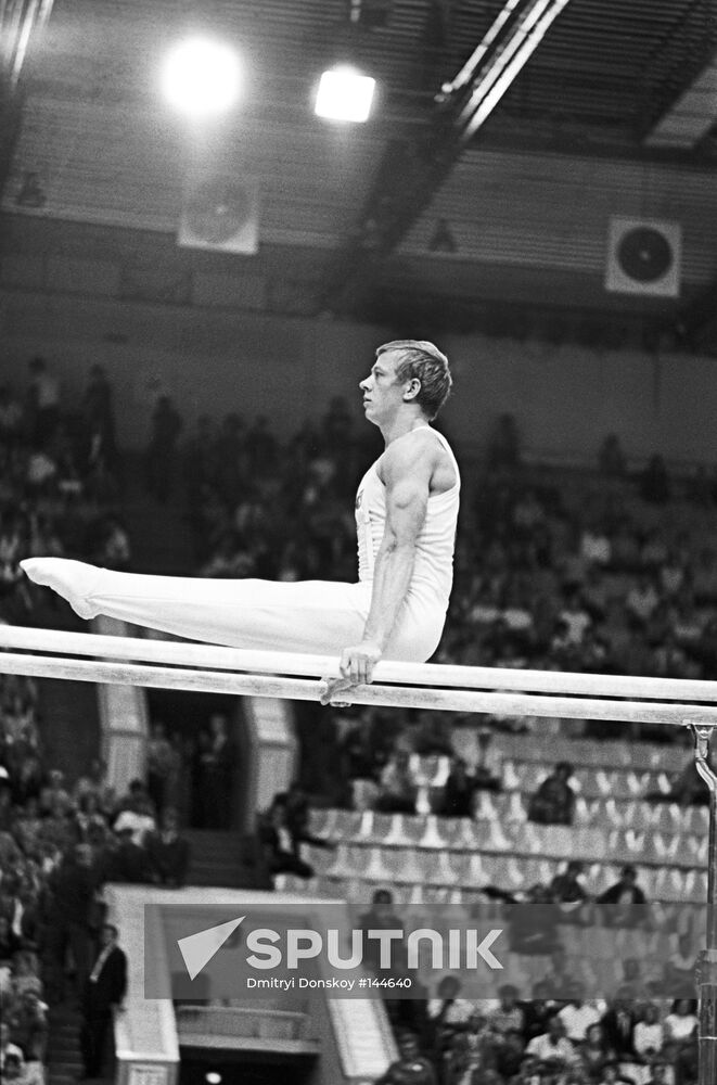 ANDRIYANOV GYMNAST PERFORMANCE UNIVERSIADA-73